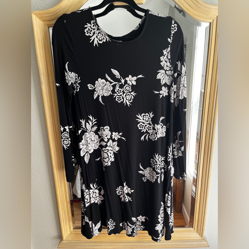 Old Navy Long Sleeve Above Knee Dress